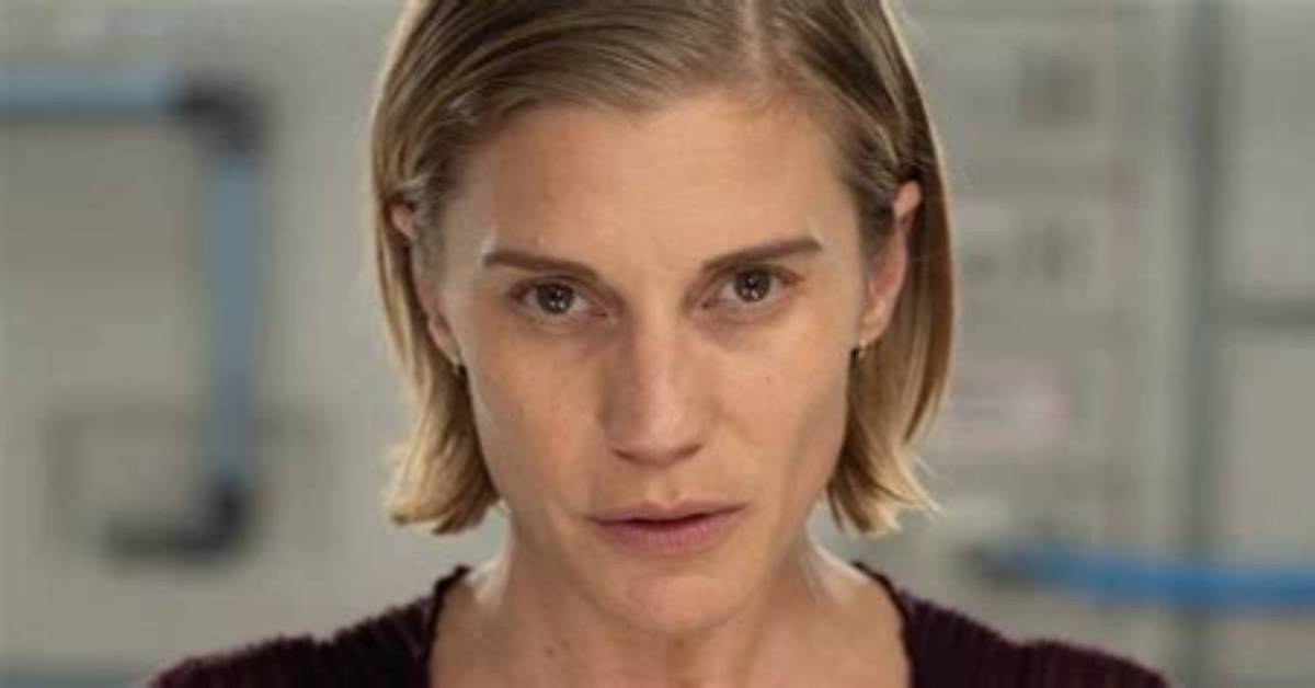 Who Plays Niko's Mother in Another Life?